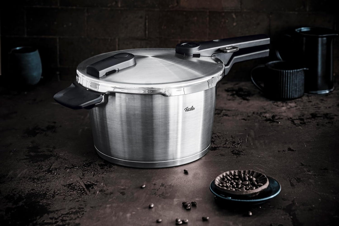 Fissler Vitaquick Premium/Schnellkochtopf (3,5 L, Ø 22 cm) m. Einsatz, Edelstahl-Dampfkochtopf, 2-Ga