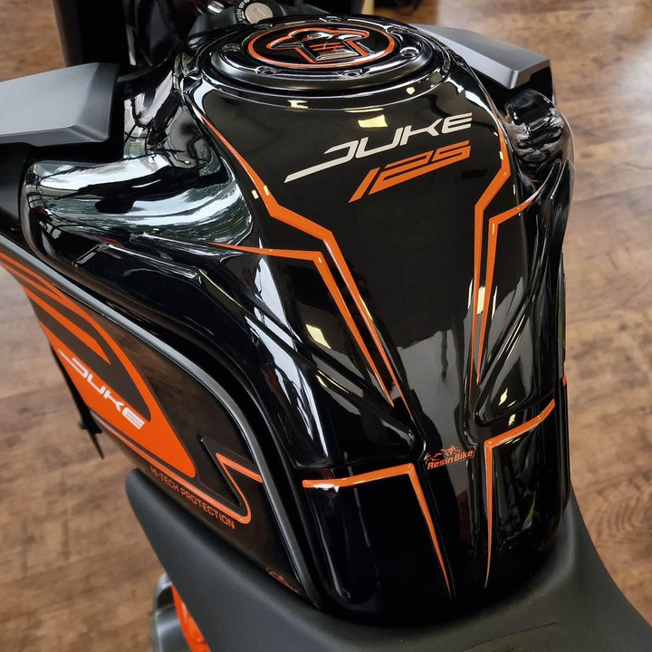 Resin Bike Aufkleber für Motorrad Kompatibel mit KTM 125 Duke 2021-2022 Silber. Tankabdeckung vor St