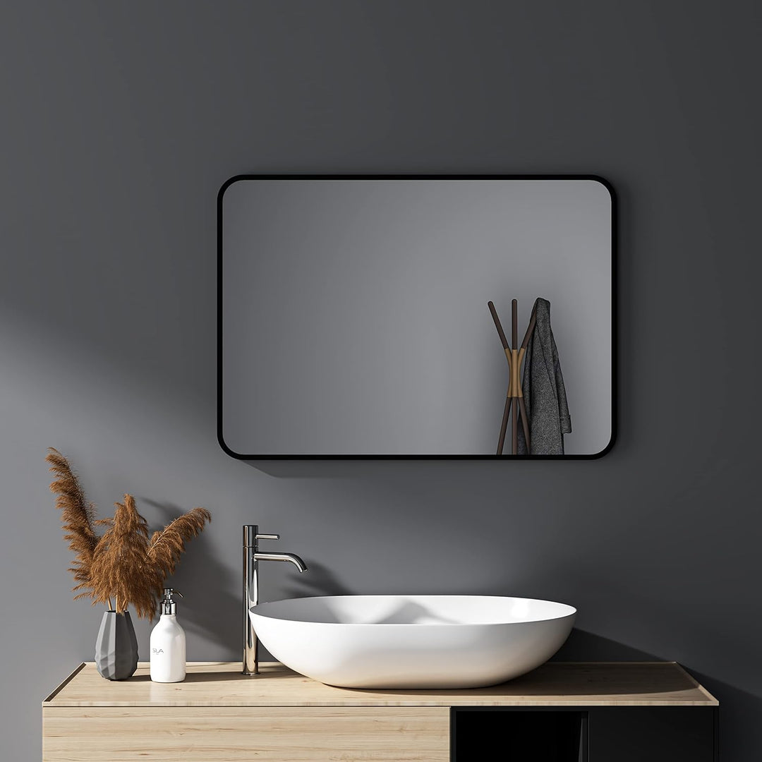 Wandspiegel gross Schwarz 60x80 cm Spiegel Rechteckiger Abgerundete Ecken Wandmontage Edelstahl Kosm