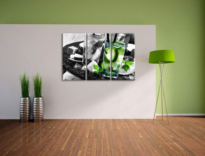 Erfrischende Caipirinhacocktails auf Tablett schwarz/weiss 3-Teiler Leinwandbild 120x80 Bild auf Lei