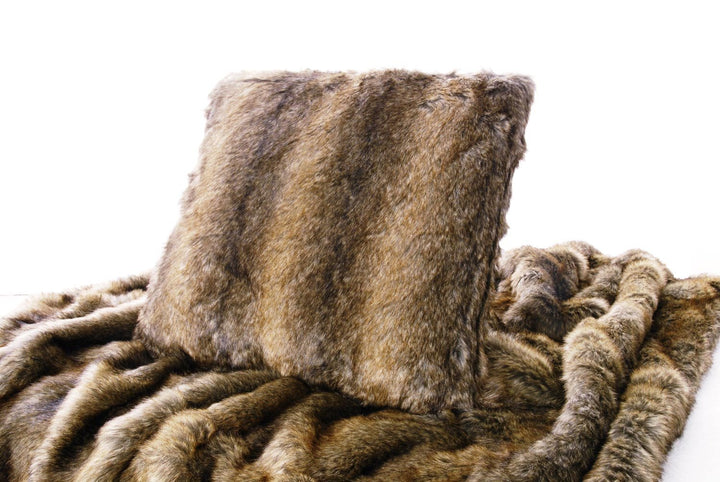 Felldecke Otter als Fellimitat in 5 Grössen Webpelzdecke Kuscheldecke oder Tagesdecke und Fellkissen