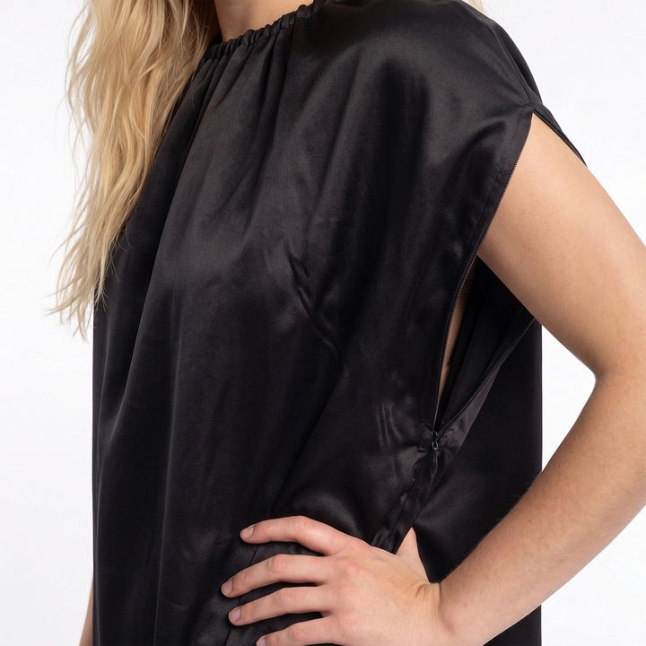 CoolChange Umkleide Poncho | Mantel zum Umziehen | Strandumkleidung Umhang | mit Öffnungen für die A