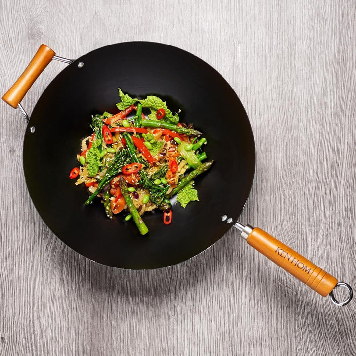 Ken Hom Wok 35 cm antihaftbeschichtet aus Karbonstahl mit Gegengriff - Wok Set inkl. Dampfkorb 20 cm