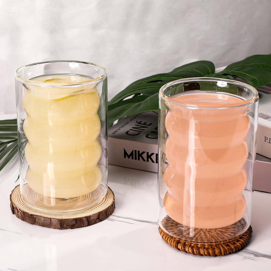 Mkitnvy 4er Set Doppelwandige GläSer mit 4 Löffeln und 4 Untersetzern, 350ML ThermogläSer Doppelwand