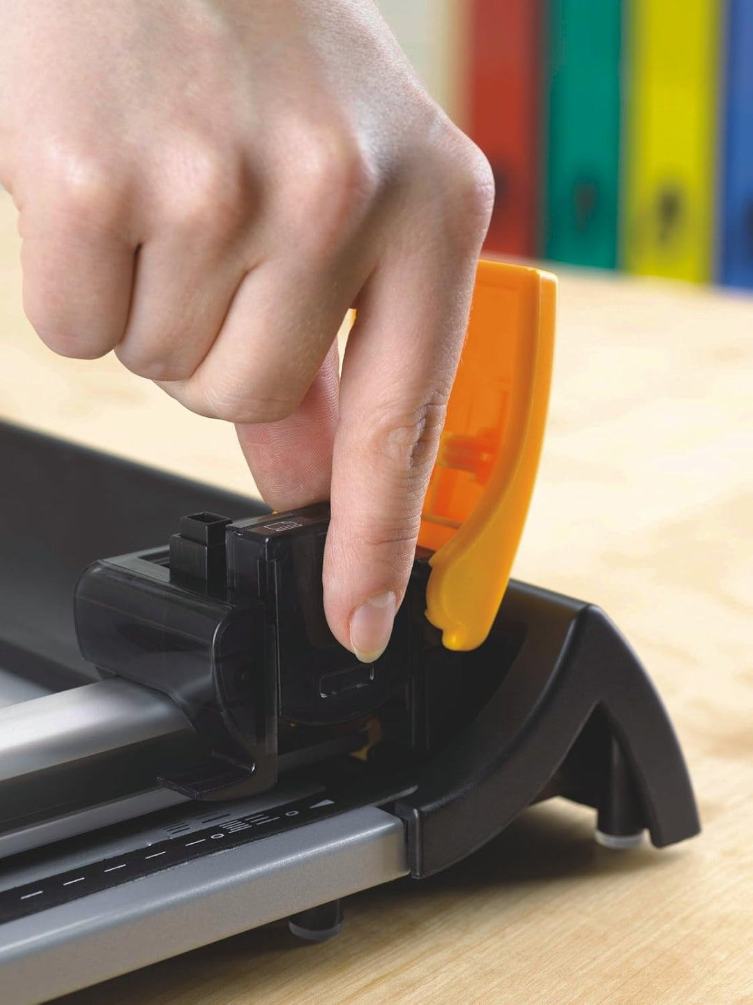 Fellowes Heim Rollenschneidemaschine Neutron A4 Plus schwarz/silber 10 Blätter 320mm NEUWARE PLUS, 1