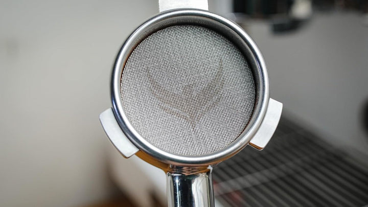 KNODOS Magnetischer 58 mm Dosiertrichter und Espresso-Pucksieb, 58 mm, Breville Espresso-Zubehör-Set