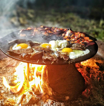 BBQ-Toro Gusseisen Grillpfanne mit 3 Beinen | rund | Dutch Oven Ständer | Dreibein Grillplatte (Ø 45