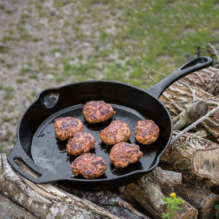 Petromax Feuerpfanne mit Stiel - Pfanne aus Gusseisen für alle Grill- und Herdarten, Gasflamme, Back