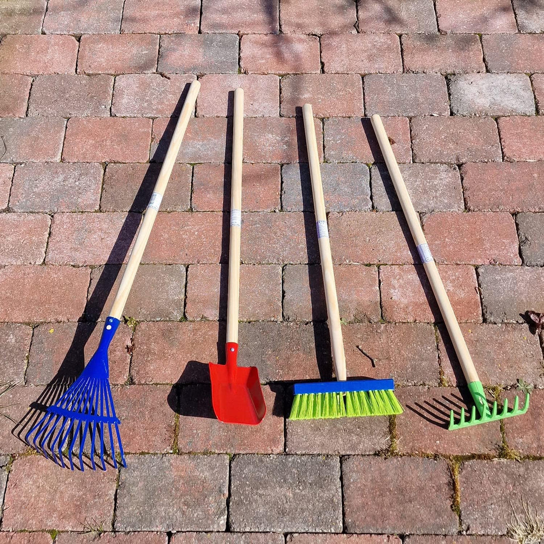 Land-Haus-Shop Kinder Gartengeräte Set 4 TLG, Besen Harke Rechen Schüppe Garten Geräte Spielzeug