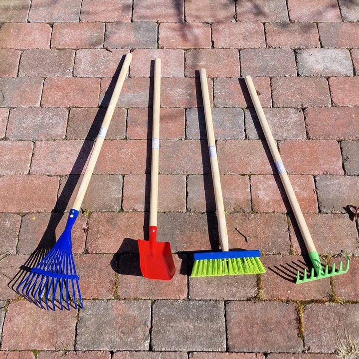 Land-Haus-Shop Kinder Gartengeräte Set 4 TLG, Besen Harke Rechen Schüppe Garten Geräte Spielzeug