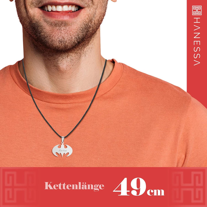 Hanessa Personalisierte Kette mit Gravur Edelstahl 45-60 cm mit Anhänger Fledermaus in schwarz - Per