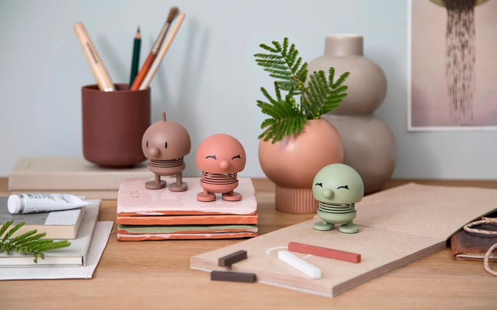 Hoptimist Soft Bumble Wackelfigur & Glücksbringer, Skandinavische Deko Figuren für Wohnzimmer, Schre