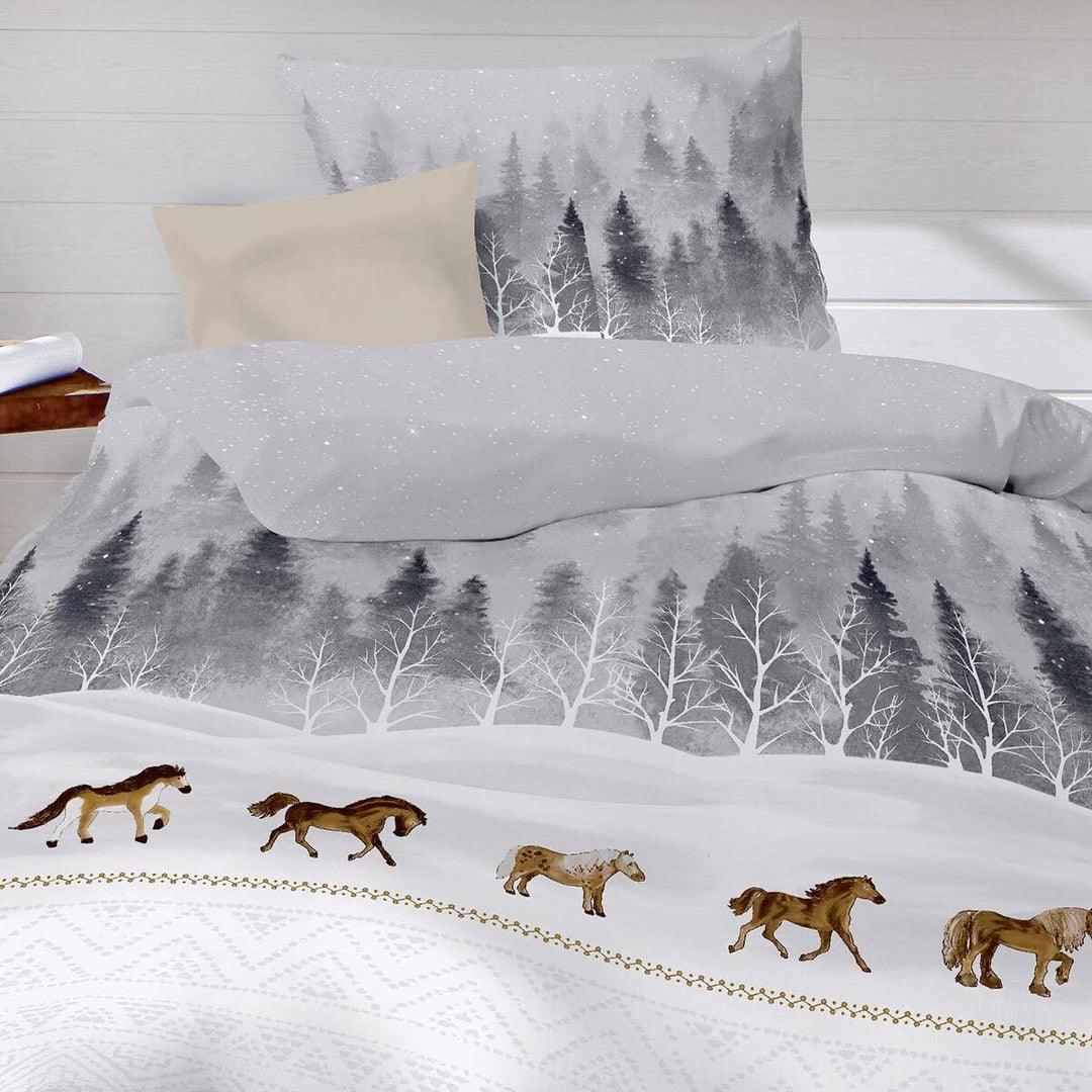 fleuresse Feinbiber Bettwäsche Aspen Pferde Silber 1 Bettbezug 135 x 200 cm + 1 Kissenbezug 80 x 80