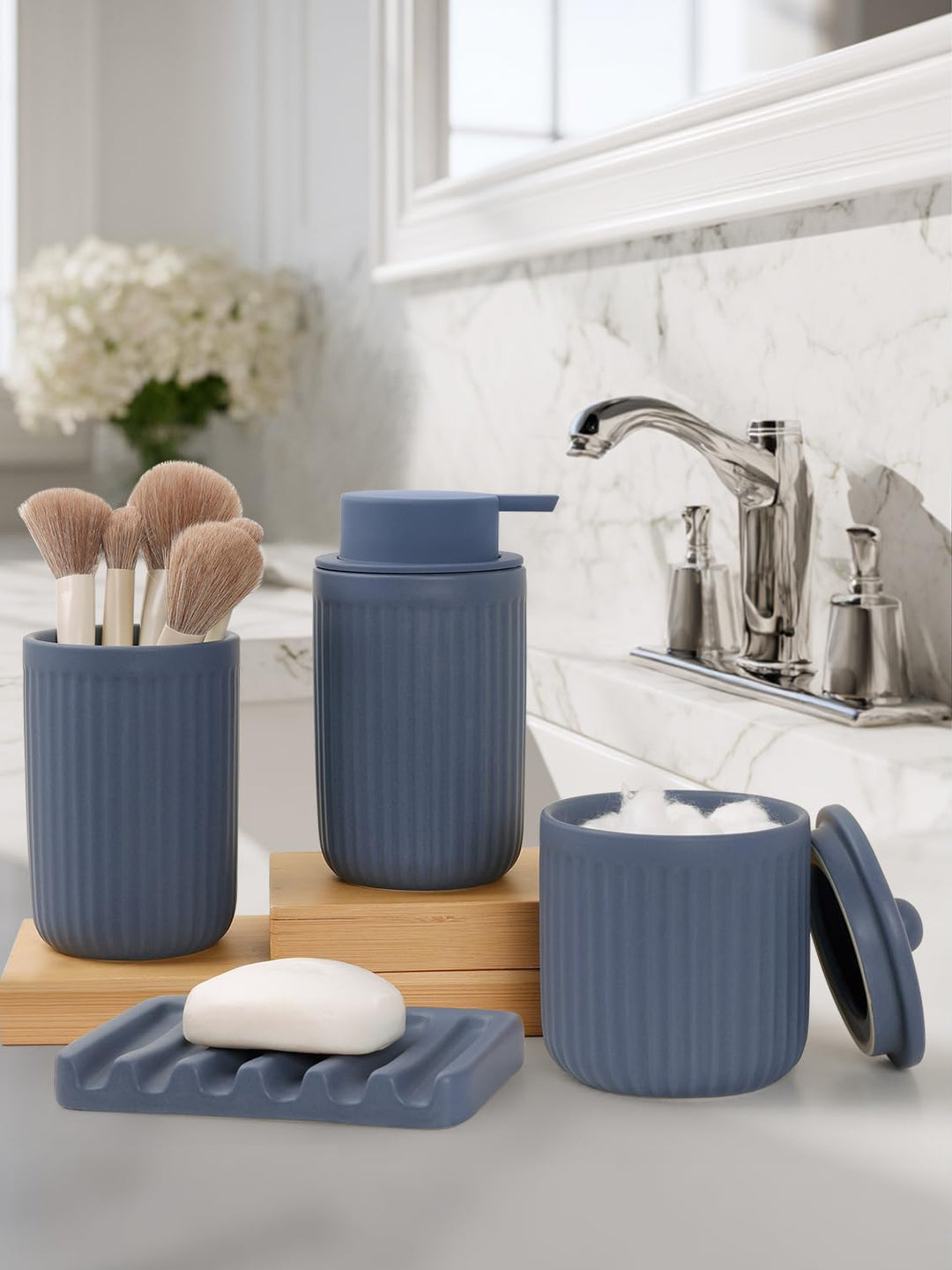 Badezimmer Set Blau, 4-teilig Keramik Bad Zubehör - 350 ml Seifenspender, Zahnputzbecher, Seifenscha