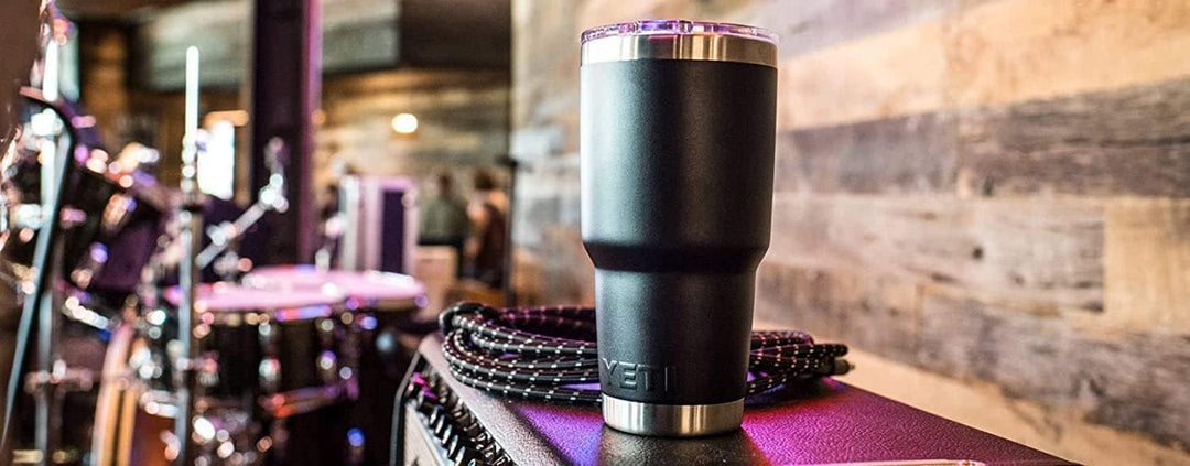 YETI Rambler, Edelstahl, Becher, Black, 30oz (887ml), Black