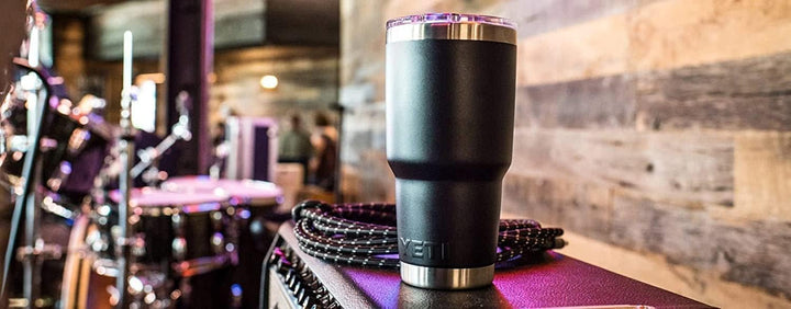 YETI Rambler, Edelstahl, Becher, Black, 30oz (887ml), Black