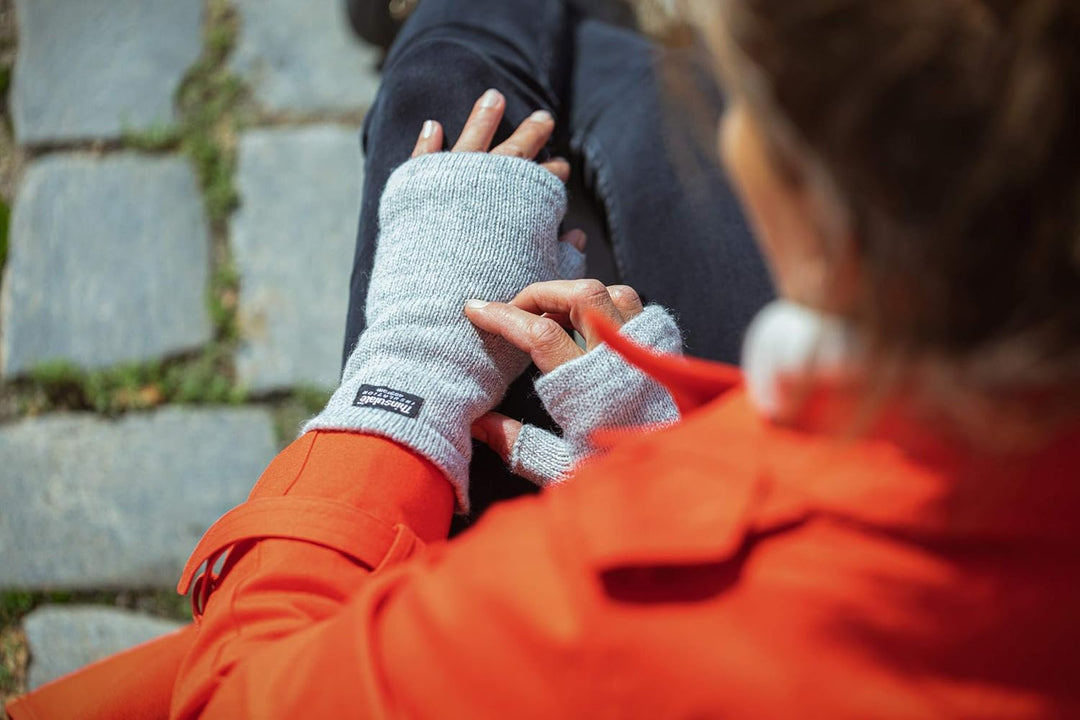 EEM Damen Strickhandschuhe Pulswärmer, weiche Wolle, Thinsulate Thermofutter, praktisches Daumenloch