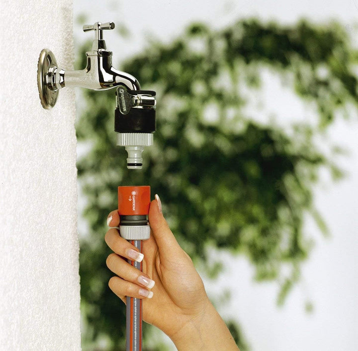 Gardena Classic roll-fix Flachschlauch 20 mit Kassette: Platzsparende Schlauchkassette & Wasserdieb: