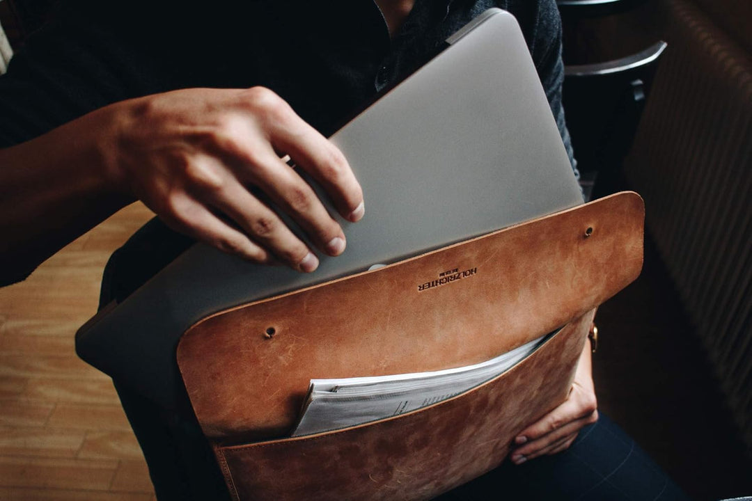 HOLZRICHTER Berlin Laptop 13“ Sleeve - Premium Hülle aus Leder – Ledertasche für Notebook Apple MacB