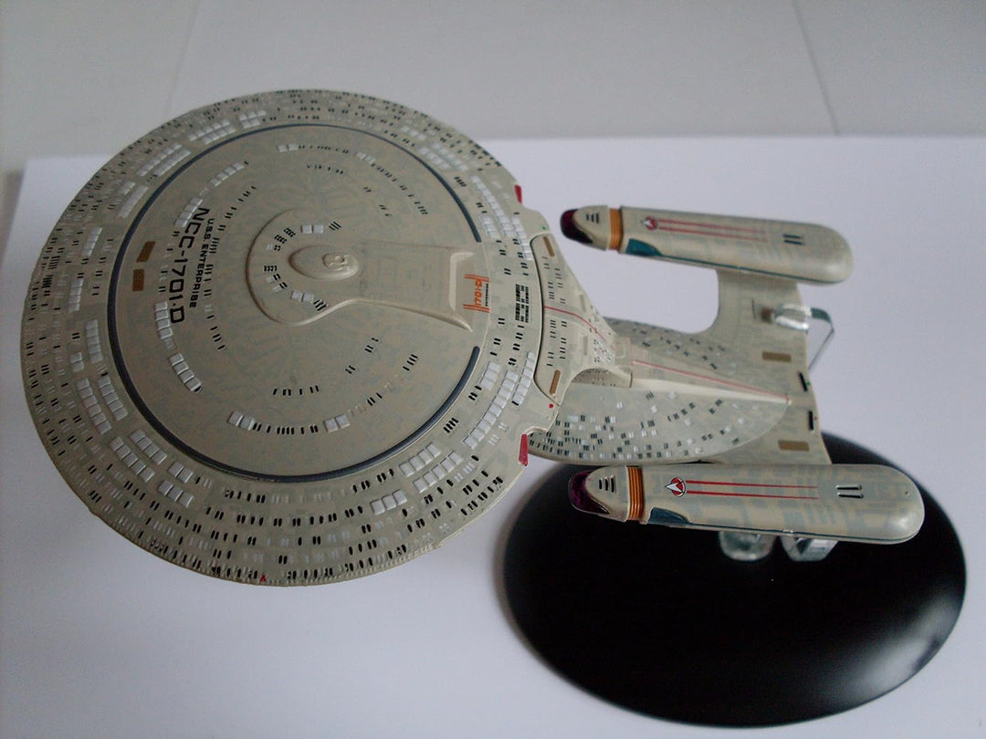 U.S.S. Enterprise NCC-1701-D Star Trek Fertigmodell, Standmodell