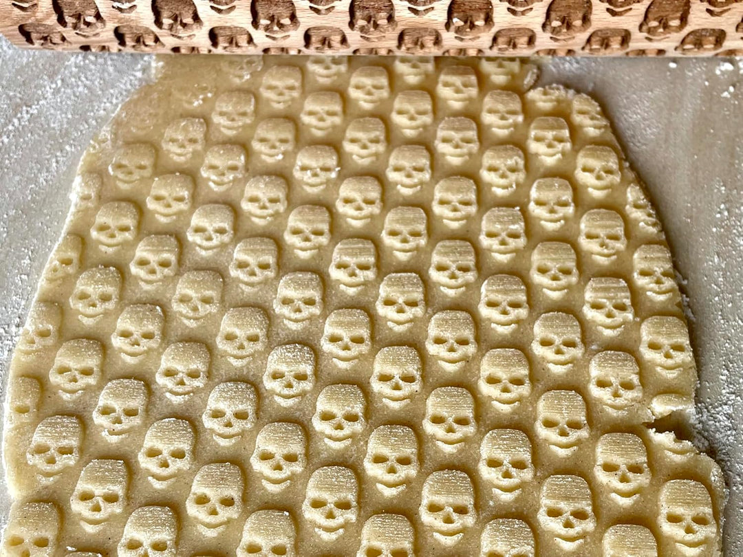 TOTENKOPF Geprägte Nudelholz mit Muster für Hausgemachtes Gebäck von Algis Crafts, TOTENKOPF