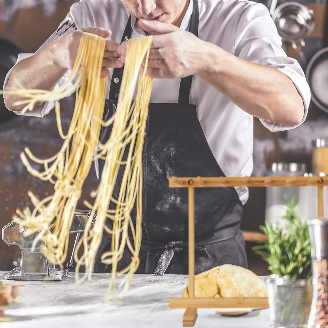 Relaxdays Nudeltrockner, 8 Stangen, lange Pasta platzsparend trocknen, faltbar, Nudelständer Bambus,