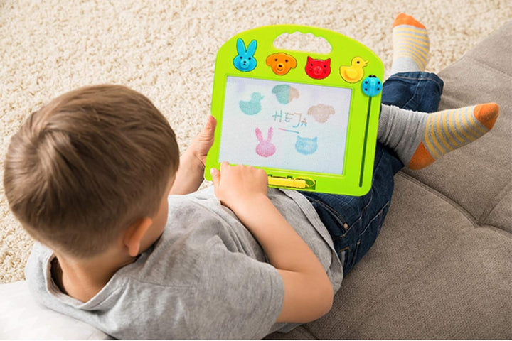 MalPlay Zaubertafel für Kinder | 31 x 31 cm | Bunte Schreibtafel Zeichentafel mit 4 Stempeln | Reise