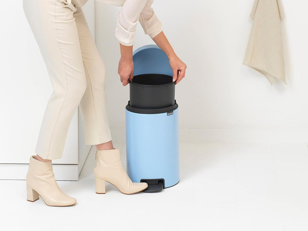 Brabantia - NewIcon Treteimer 12L - Medium Abfalleimer für Küche oder Schlafzimmer - Sanft Schliesse
