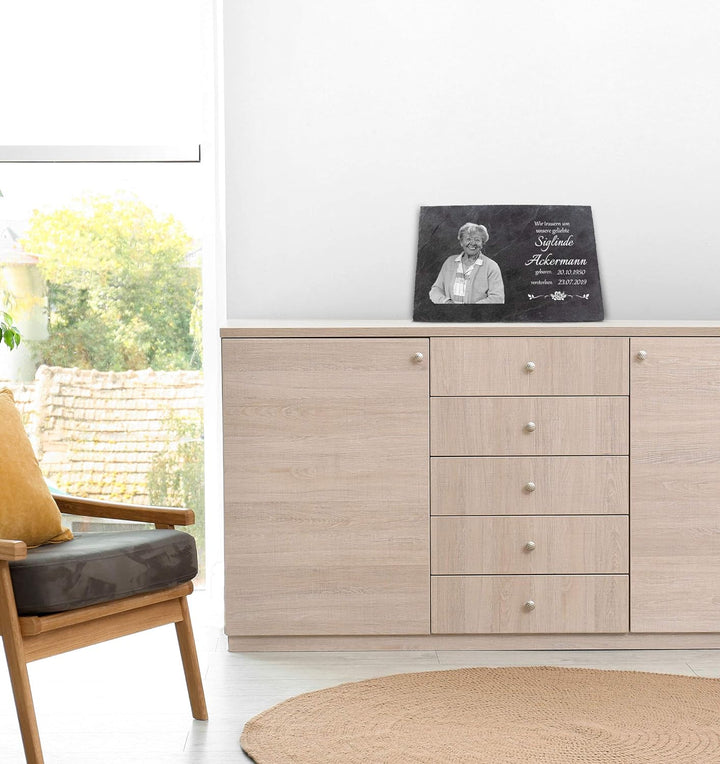 wandmotiv24 Schiefertafel Trauer, Gedenktafel Verstorbene, sie, Querformat 30x20cm Personalisiert Na