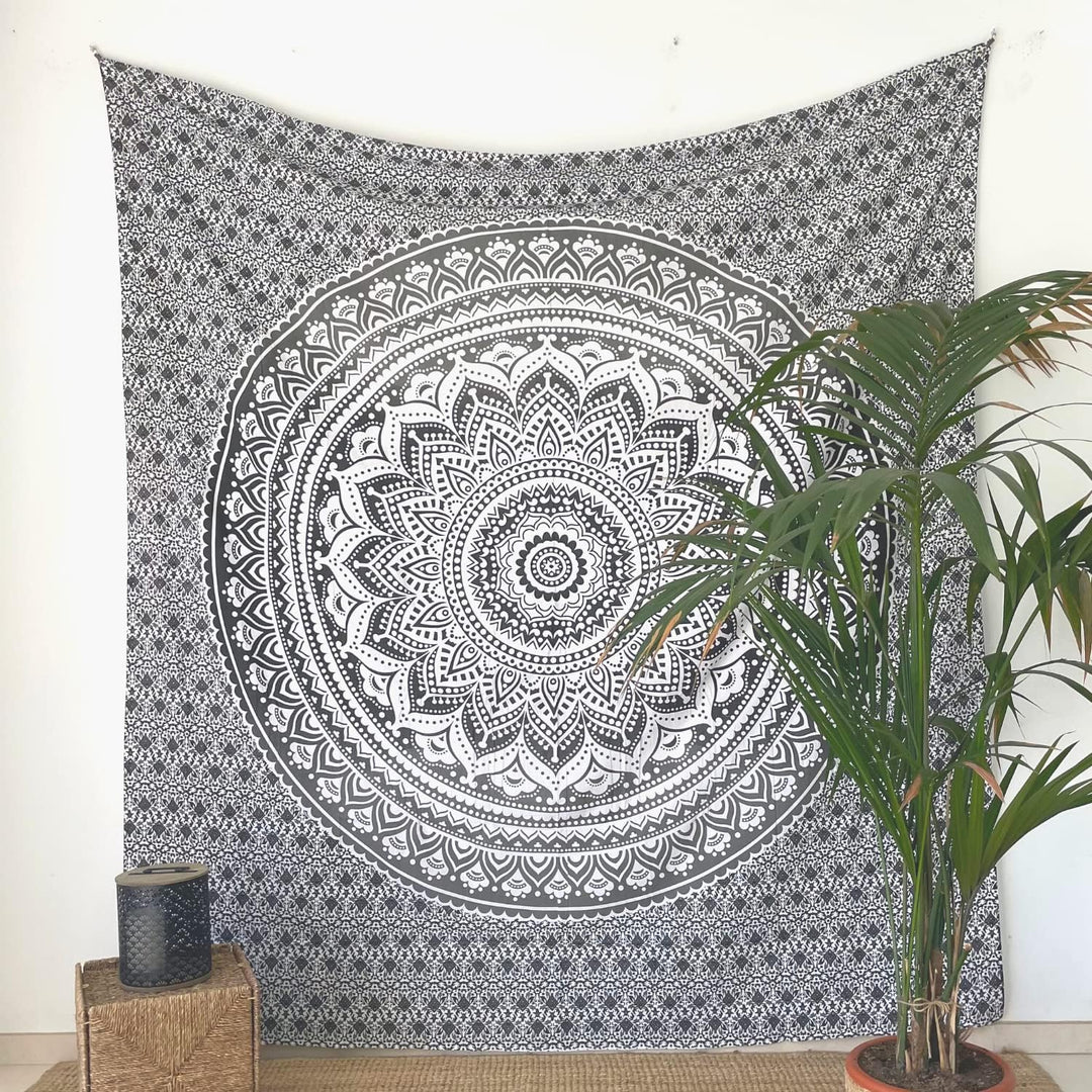 MOMOMUS Pareo oder Strandtuch XXL, Sandabweisend, mit Mandala-Motiv - Grosses Stranddecke Sandfrei S