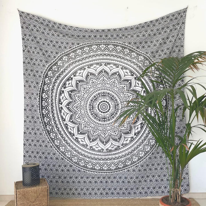 MOMOMUS Pareo oder Strandtuch XXL, Sandabweisend, mit Mandala-Motiv - Grosses Stranddecke Sandfrei S