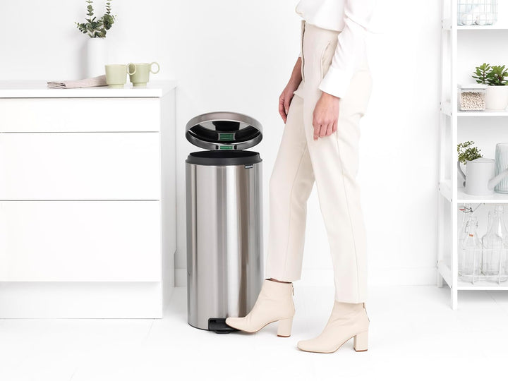 Brabantia 111822 Treteimer 30 L Silber,Plastik,Matt Stahl Fingerprint Proof,30 Liter Matt Stahl Fing