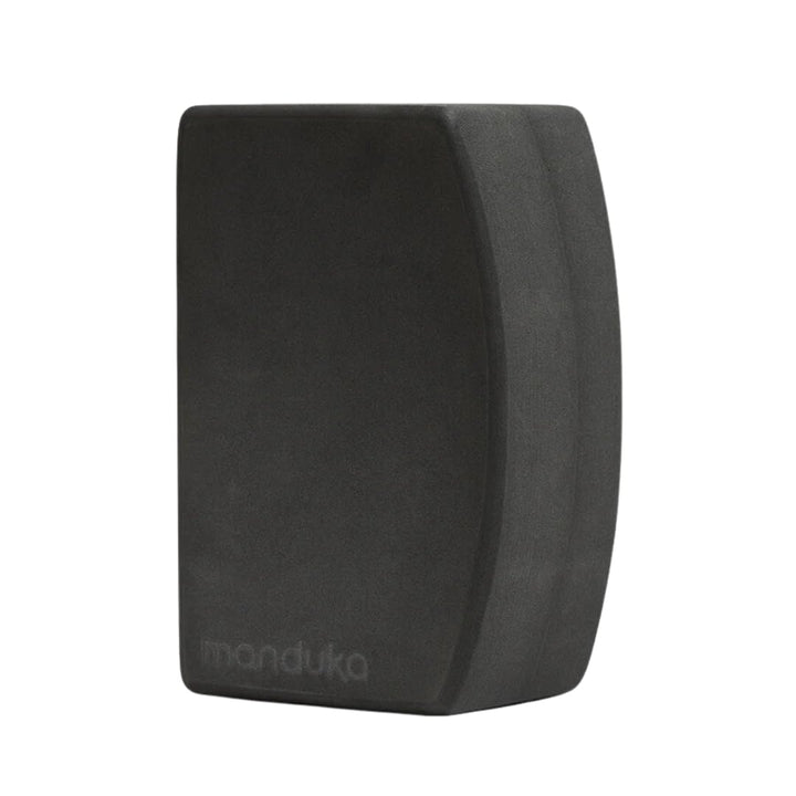 Manduka unBLOK Yogablock aus hochdichtem Eva-Schaum – ergonomische Unterstützung für Stabilität, Kom