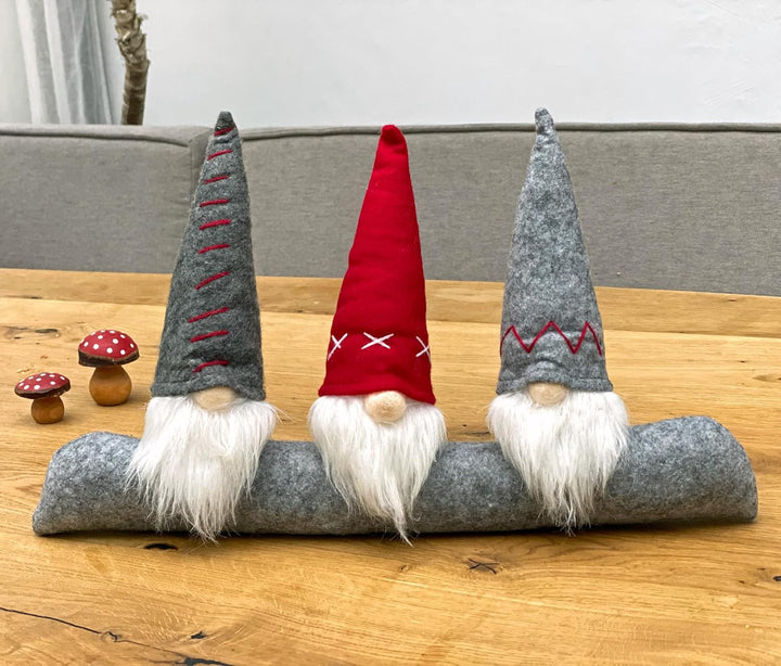 heimtexland ® Zugluftstopper Wichtel Deko Windstopper Weihnachten Zwerge Fensterdeko Typ865 26 x 40