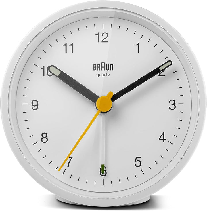 Braun Klassischer analoger Wecker mit Schlummerfunktion und Licht, ruhiges Quarzuhrwerk, Crescendo-A