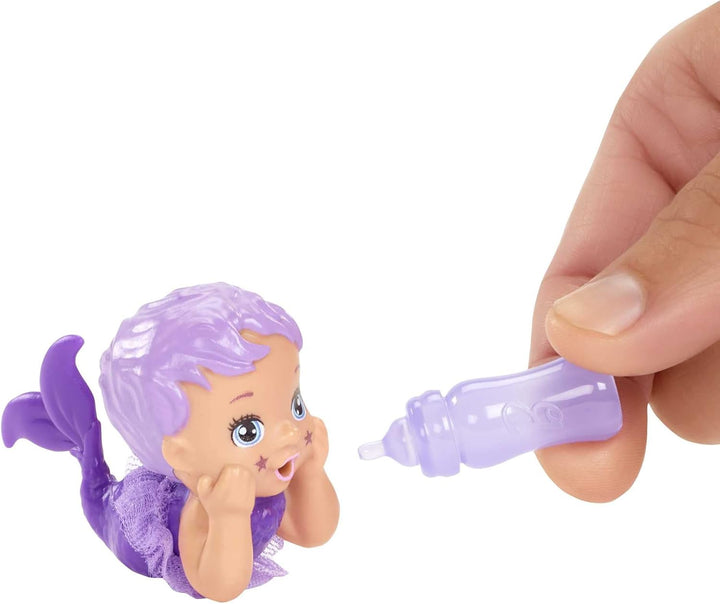 Barbie HCC97 - Color Reveal Meerjungfrauen-Baby-Puppe, 5 Überraschungen: Metallisch Blaue Puppe; See