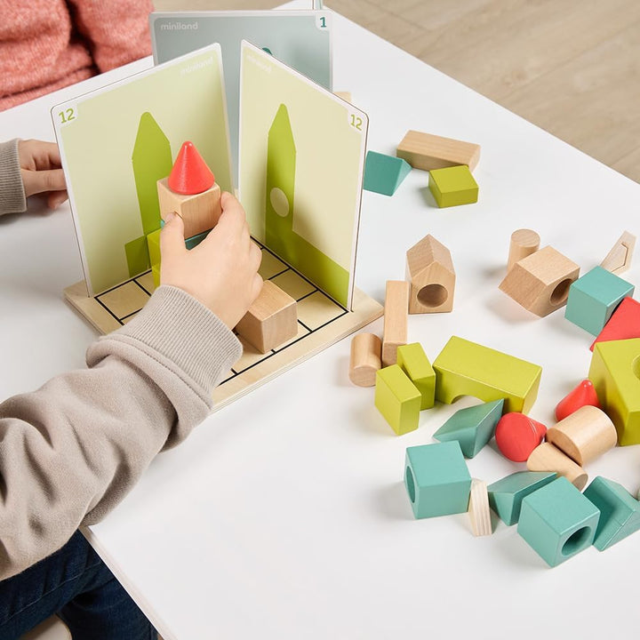 Miniland – Shapes & Shadows: Lernspiel zur räumlichen Logik, bei dem aus 2D-Schatten 3D-Figuren geba