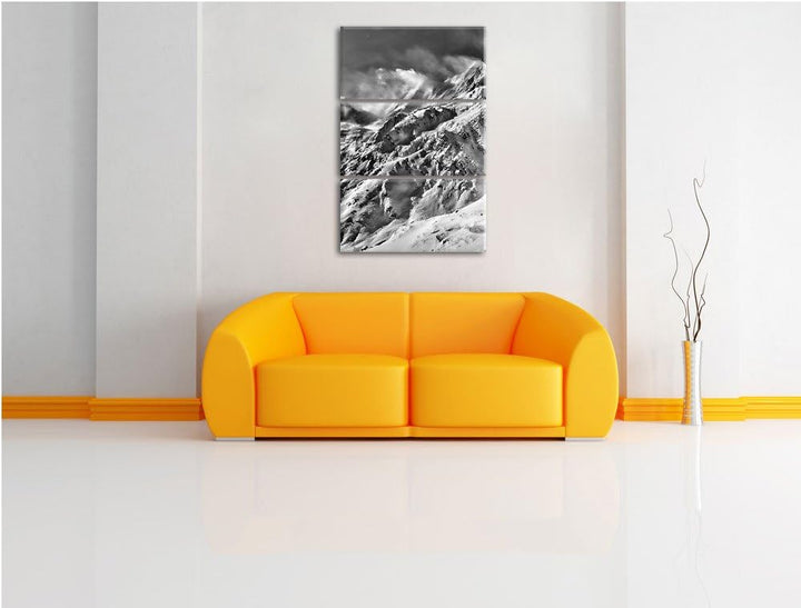 Pixxprint Monocrome, schneebedeckte Berggipfel 3-Teiler Leinwandbild 120x80 Bild auf Leinwand