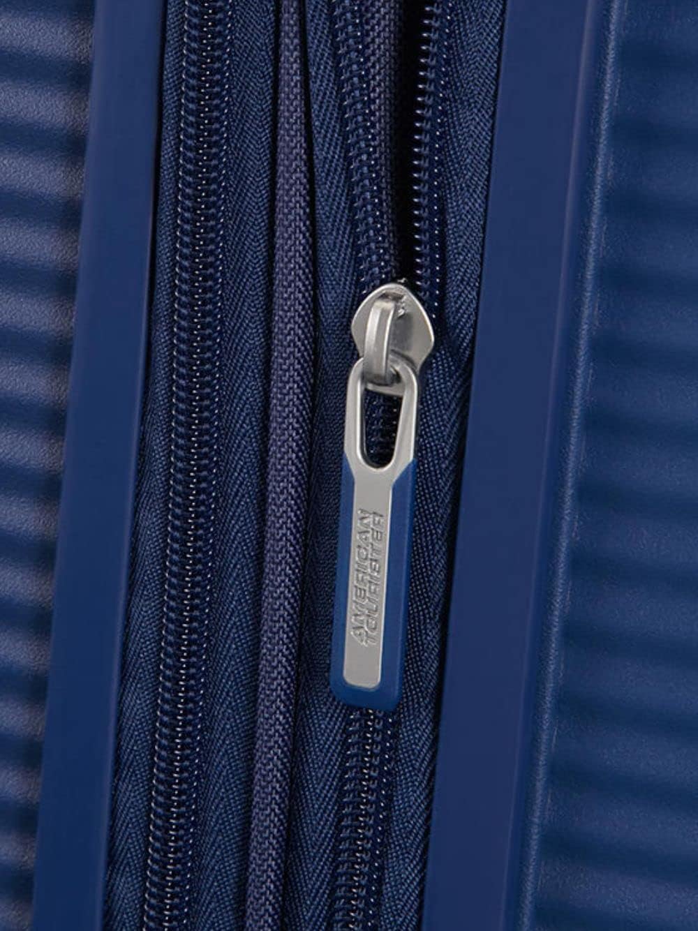 American Tourister Soundbox - Spinner S Erweiterbar Handgepäck, 55 cm, 35.5/41 L, Blau (Midnight Nav