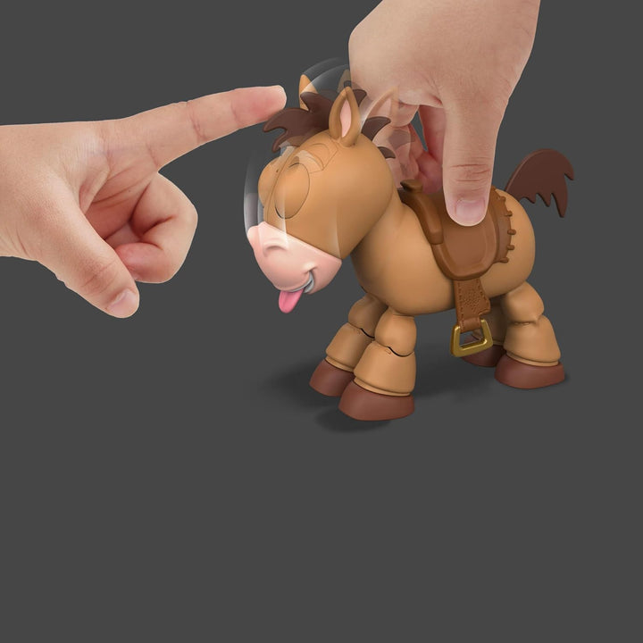 Mattel Disney Pixar Toy Story 5 bewegliche Pferdefigur mit Geräuschen, Kleiner Begleiter Bully, berü