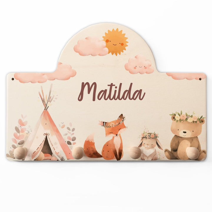 GRAVURZEILE Personalisierte Kindergarderobe - Camping - Personalisiert mit Name - Garderobe aus Holz