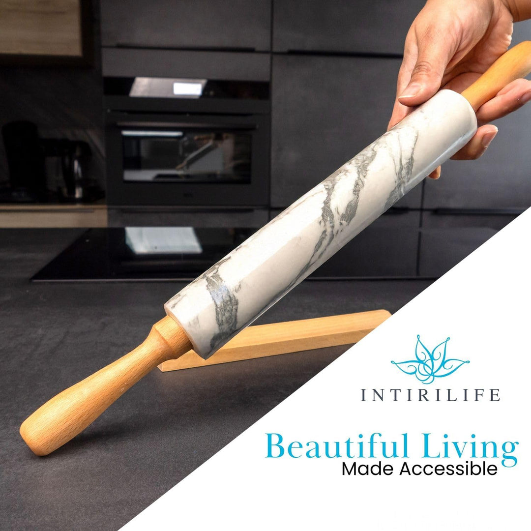 Intirilife Nudelholz aus Marmor mit Ablage in Weiss - 46.5 cm - Teigrolle, Backrolle, Wellholz, aus