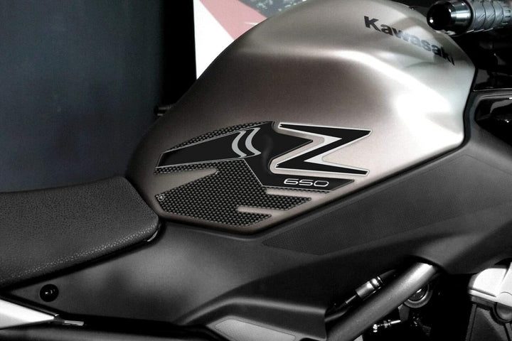labelbike - Aufkleber-KIT Graue Farbe IN Harz 3D Gel Schutz kompatibel mit Kawasaki Z650 Gray Carbon