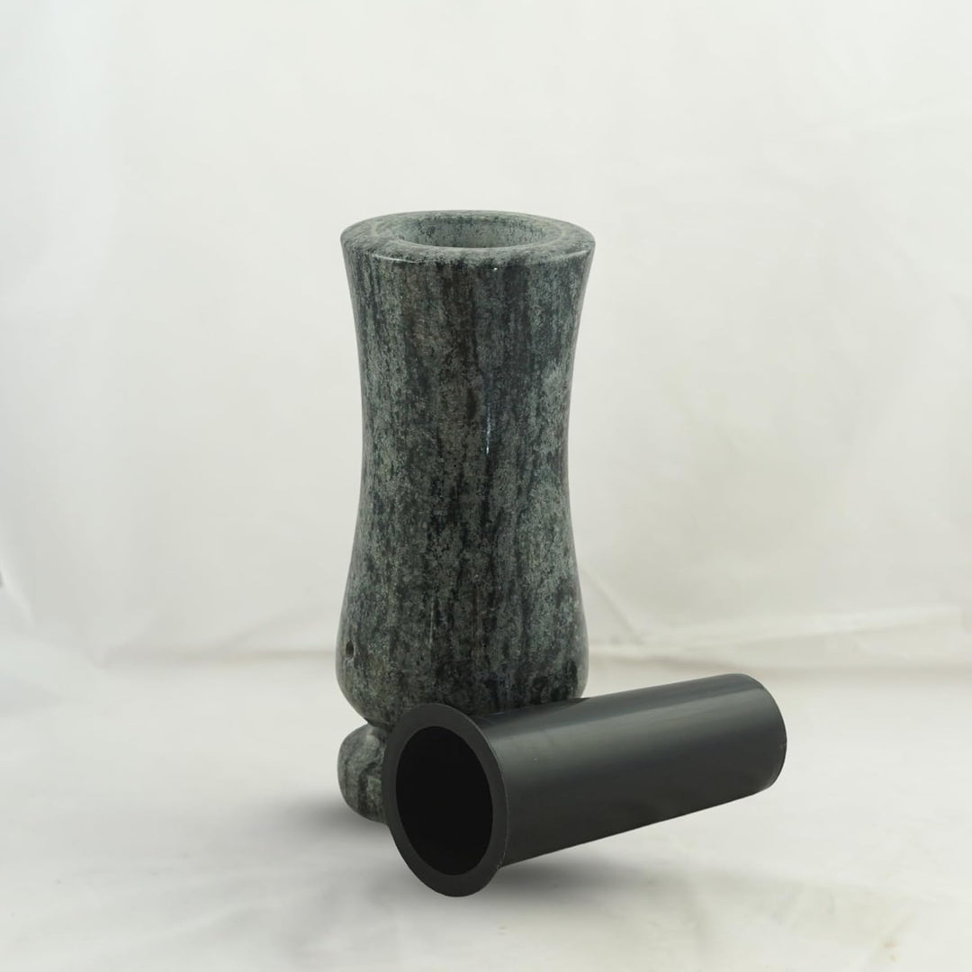 designgrab Taille-medium Grabvase aus Granit Orion