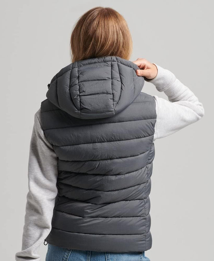 Superdry Code Mountain Fuji Damen-Weste, gepolstert, anthrazit, Grösse 38, anthrazit, 36
