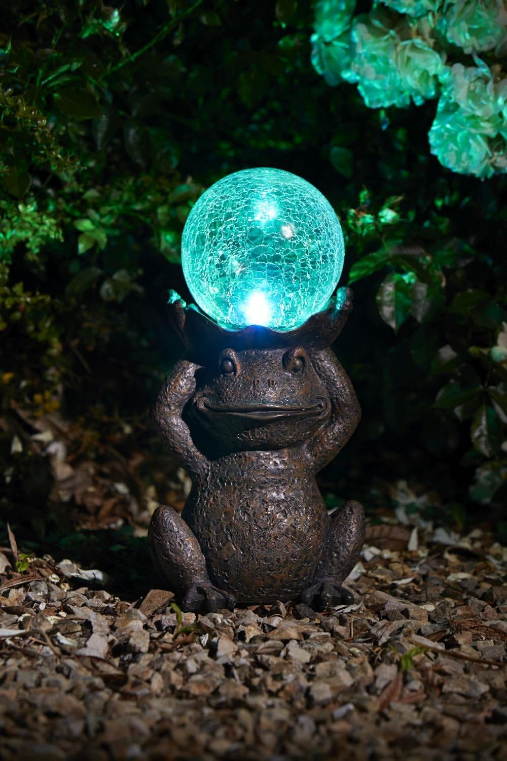 Solarbetriebener Frosch als Gartendekoration