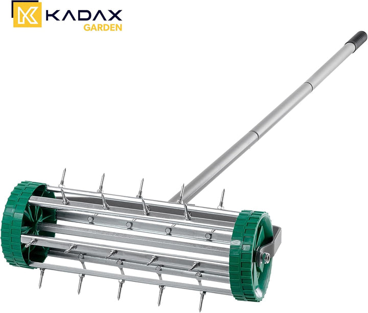 KADAX Handvertikutierer, Rasenlüfter aus robusten Stahl, Manueller Aerifizierer mit 3,3cm Nägeln, Bo