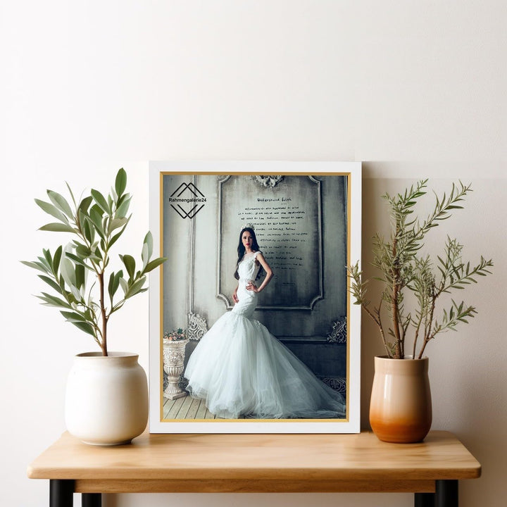 rahmengalerie24 Bilderrahmen 48x68 cm New New Elegance Rahmen weiss Gold Holz Acrylglas ohne Passepa