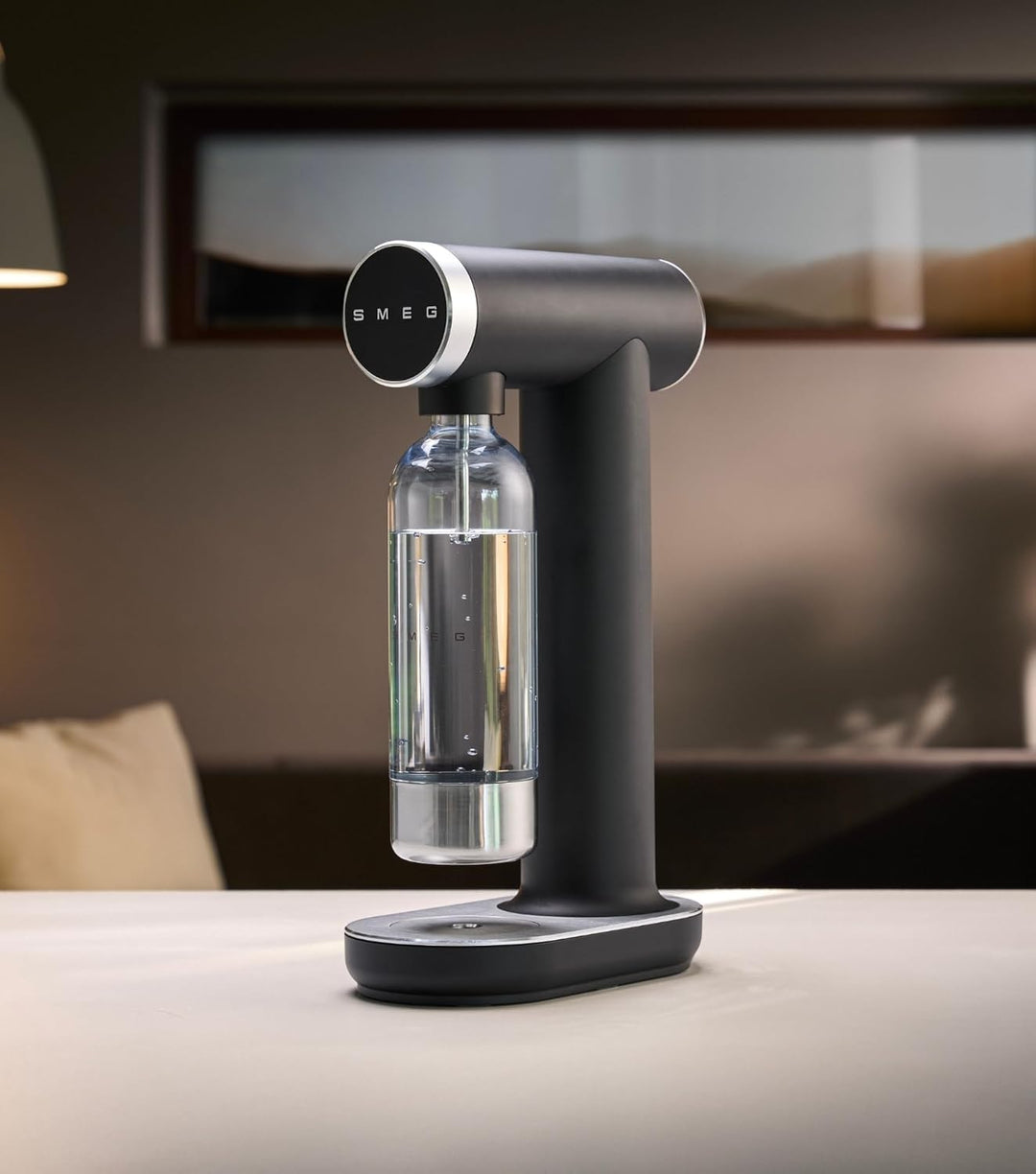 Smeg SKC01WHM Soda Maker, rutschfeste Füsse, platzsparendes Design, 800 ml, Mattweiss Einheitsgrösse