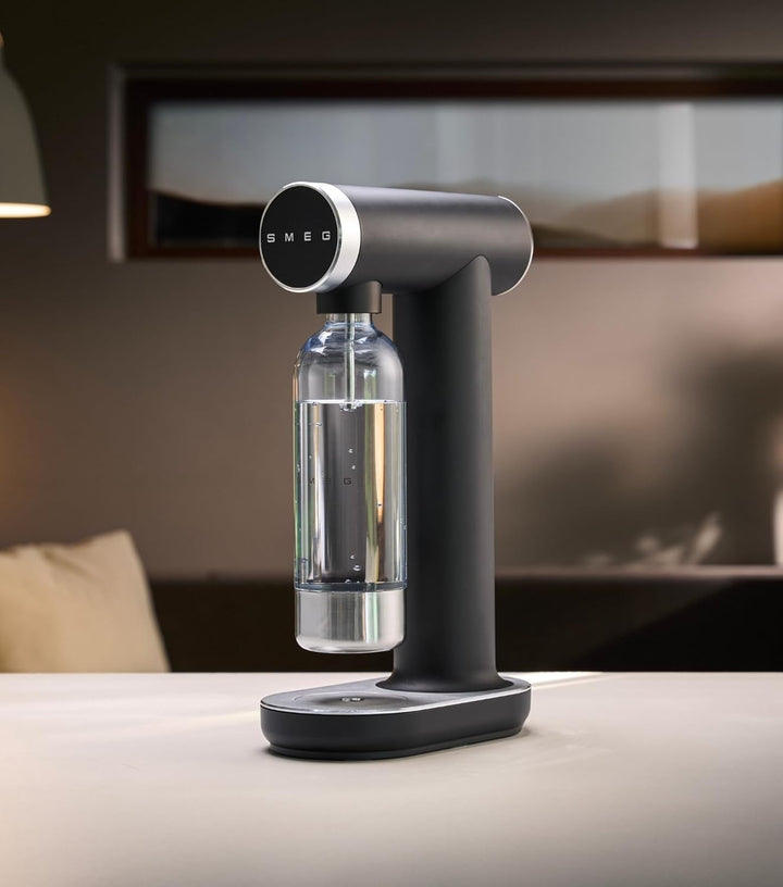 Smeg SKC01WHM Soda Maker, rutschfeste Füsse, platzsparendes Design, 800 ml, Mattweiss Einheitsgrösse